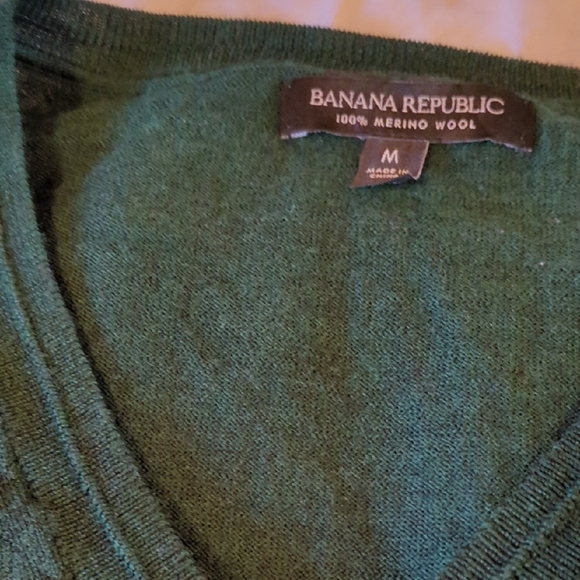 Banana Republic Forest Green Merino Wool V-Neck Sweater - Picture 2 of 8